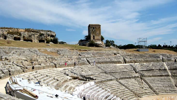 images/tours/cities/siracusa-greek-theatre-1.jpg